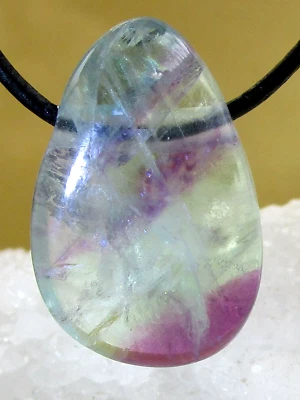 REGENBOGEN  FLUORIT A-QUALITÄT Edelstein  Anhänger  TROMMELSTEIN  gebohrt Nr.105 - Bild 1 von 2