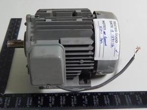 HITACHI INDUSTRIAL EQUIPMENT D135713 INDUCTION MOTOR 3.9-3.4 A 1420-1710 RPM 220 - Picture 1 of 5