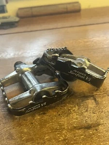 Vintage Tioga Surefoot VI Pedal 90s MTB GT Grease Port Platform Pedals - Picture 1 of 19