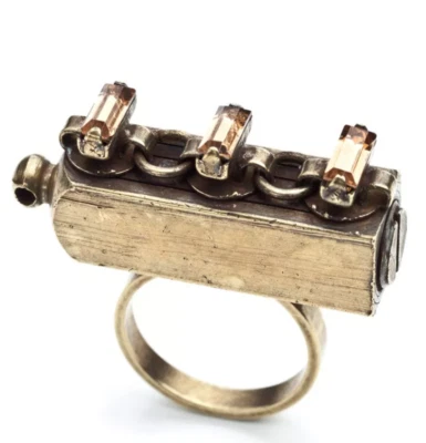 DANNIJO Elsa Crystal Brass Screw Ring Sz 6 NWOT flawless - Image 1 of 4