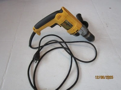 DeWalt DW236 1/2’’ (13mm) Taladro VSR 7.8A Herramienta Eléctrica con Cable de Alta Resistencia Foto 1 de 4