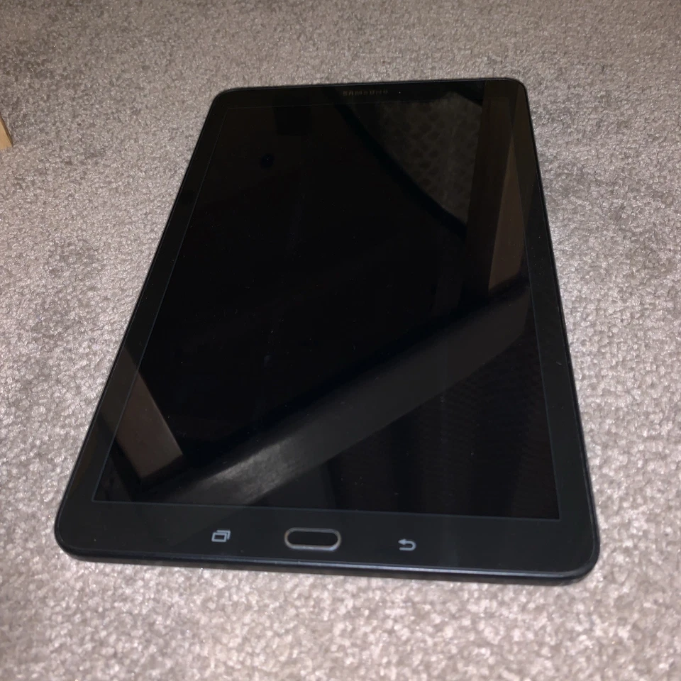 Samsung SM-T560 Tablet 8GB  - Image 1 of 4