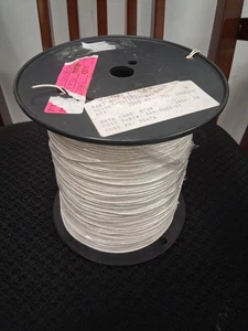 Cable de conexión trenzado calibre 24 AWG blanco 2000 ft 0,0201" UL1007 300 voltios - Imagen 1 de 2