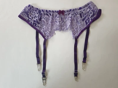 Cinturón con tirantes de encaje floral lila Shirley of Hollywood liguero de marca Foto 1 de 4