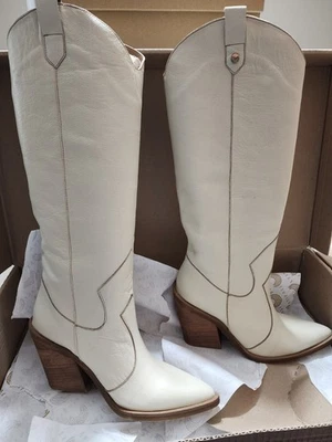 Stivali Macao Off White Bota de Boda Hasta la Rodilla Talla 38/7 7.5 NUEVA $320 Foto 1 de 4