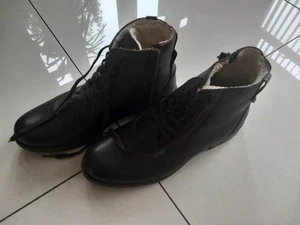 BOTAS MARRONES GENUINAS CLARKS DE CUERO CON CORDONES FORRADAS DE PIEL CON CREMALLERA TALLA 10 DEL REINO UNIDO COMO NUEVAS - Imagen 1 de 7