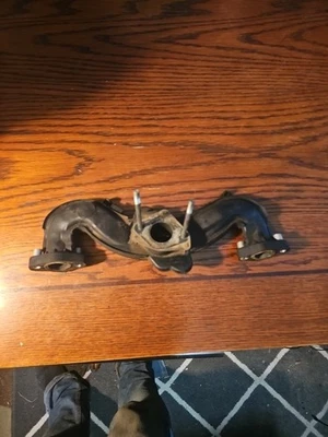 Kohler Courage  23 SV820 V-Twin Air Intake Manifold 24 164 51-S / 24 164 90 Use - Image 1 of 2