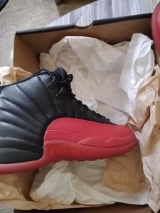 Size 9 - Picture 1 of 6