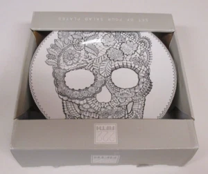 222 Fifth Halloween Black White Skull Lace 4 Salad/Dessert Plates New in Box - Foto 1 di 6