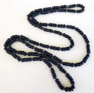 Vintage schwarz Kokos Muschel Perlen einzelner Strang Halskette ohne Verschluss 35" goldfarben Zwischenring - Bild 1 von 6