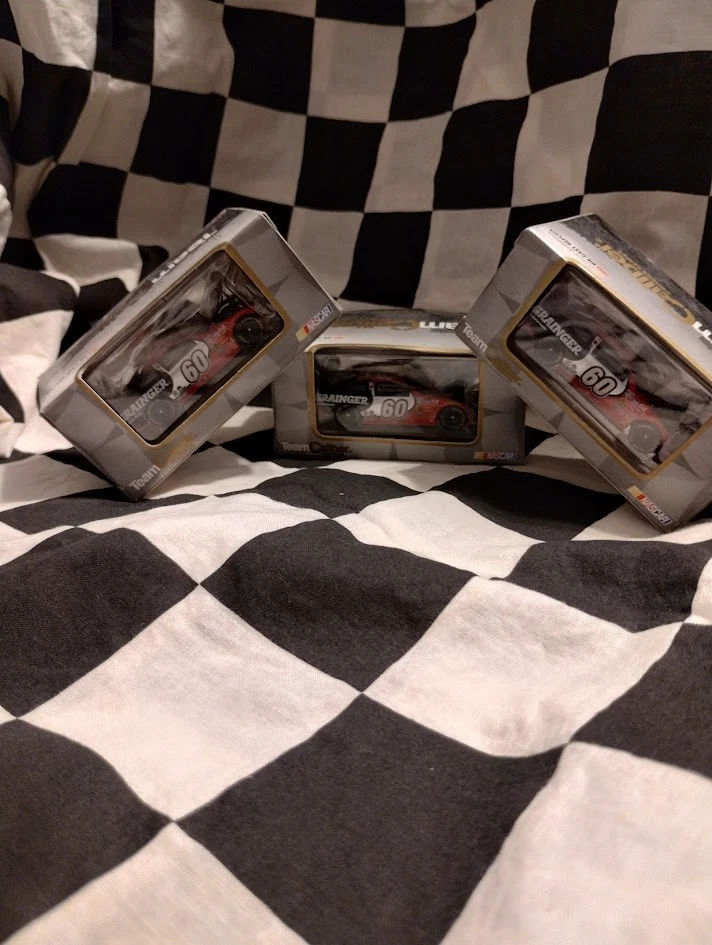 Ограниченное издание 2002 литая копия 1:64 владелец серии #60 Грег Биффл - Изображение 1 из 3