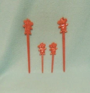 Vintage Trader Vic's Swizzle Sticks And Olive Picks - 2 of Each - Picture 1 of 2