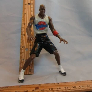 Figura de acción Michael Jordan Space Jam #23 Red Sweatband Tune Squad WB1 1996 GUC - Imagen 1 de 5