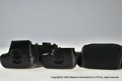 ** Near MINT Genuine Nikon Multi Power Battery Pack MB-D12 for D800, D800E, D810 - Image 1 of 4