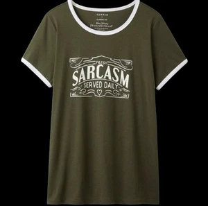 Torrid Fresh Sarcasm Served Daily Green Pullover Tee Size 3X - Imagen 1 de 6