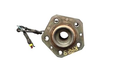 03-08 Maserati Quattroporte M139 Eje trasero derecho Nudillo Rueda Buje Fabricante Original Foto 1 de 4