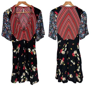 Free People Damen 8 Mix It Up Kombi Streifen Blumen Mini V-Ausschnitt Boho künstlerisches Kleid - Bild 1 von 13