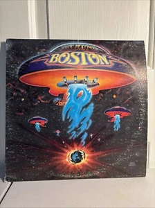 VINTAGE 1976 BOSTON SELF-TITLED VINYL EPIC RECORDS LP - With Poster - Picture 1 of 4