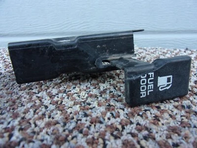 Manija de palanca de liberación de puerta de combustible Jeep Grand Cherokee ZJ 93-98 Foto 1 de 4