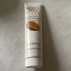 Burt's Bees Facial Care Orange Essence Facial Cleanser - Picture 1 of 2