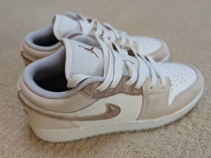 Air Jordan 1 Low SE Big Kids Legend Light Brown/Sail/Neutral Grey  6.5Y - Picture 1 of 16