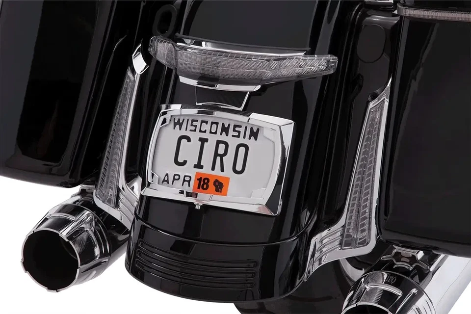 Ciro 40053 Latitude Tail Light '14+, CHROME w/Light Smoke Lens - Image 1 of 1