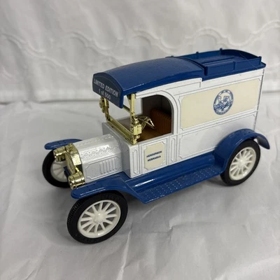 ERTL Ford 1913 Model T Van Die-Cast Coin Bank with Key Henderson, NE Vintage - Image 1 of 4