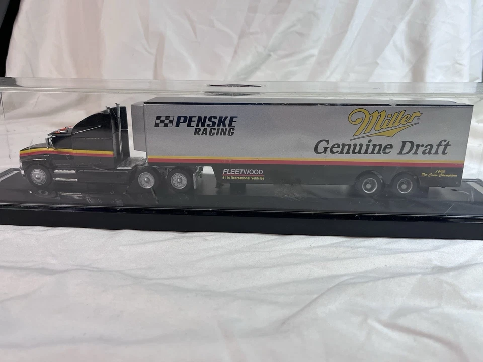 Rusty Wallace Miller Genuino Draft Edición Limitada Coche de Carreras Transportador Semi Foto 1 de 4