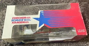 ACTION 1:24 STOCK CAR Checker Schuck's Kragen MAYNARD JENKINS 01 NASCAR - Bild 1 von 4