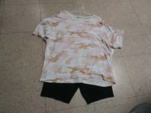 Nuevo con etiquetas SECRET TREASURES MUJER JUEGO DE SUEÑO CAMUFLAJE CAMISETA BICICLETA PANTALONES CORTOS XS L 2X 3X - Imagen 1 de 1