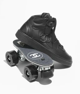 Exclusive AUTHENTIC CHANEL ROLLER SKATES Cruise 2024 in Black On Black Sz 37.5 - Picture 1 of 7