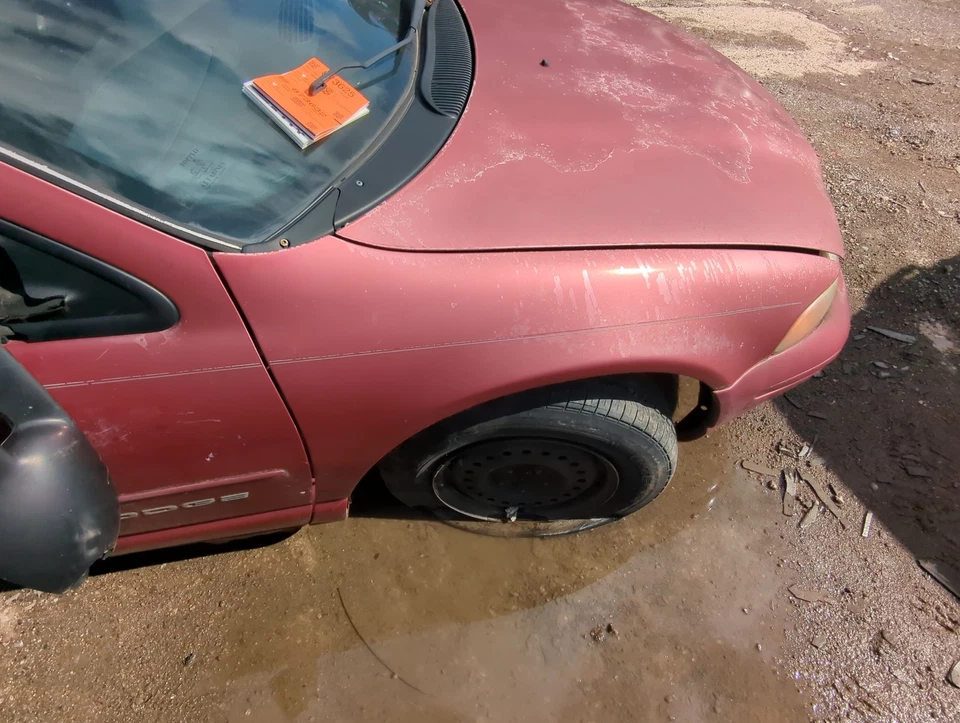 Guardabarros de pasajero Dodge Stratus 1995-2000 UR6PK Foto 1 de 1