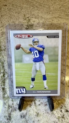 Tarjeta de novato Topps Total Eli Manning 2004 #350 New York Giants radiocontrol Foto 1 de 2
