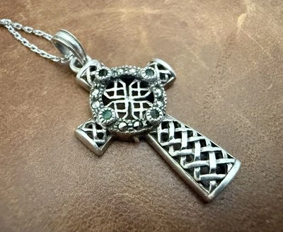 "Collar colgante vintage de marcaita 925, esmeralda celta Santa Cruz 18""" Foto 1 de 4