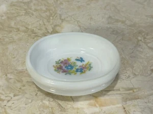 Vintage Avon Milk Glass Pedestal Soap Dish w/Flowers Soap and Box Beautiful - Picture 1 of 17