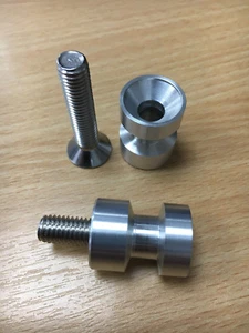 Bobinas con soporte paddock de acero inoxidable, ajuste M8, Honda Suzuki, hechas en el Reino Unido - Imagen 1 de 4