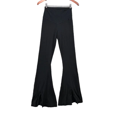 Leggings acampanados Offline Aerie para mujer medianos negros elásticos tiro alto retro Foto 1 de 4