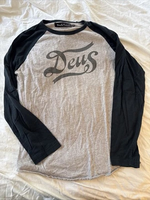 Camiseta Deus Ex Machina de Colección Negra y Gris Manga Larga Raglán Machina Grande Foto 1 de 4