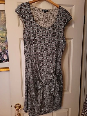 Vestido negro manga tapada lateral con corbata Max Edition para mujer talla XL Foto 1 de 4