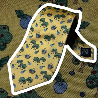 Burberry Blueberry Print Silk Neck Tie Unique Fun Designer Yellow Italy Vintage - Image 1 of 4