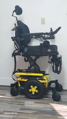 QUANTUM EDGE 3 ILEVEL WHEELCHAIR,POWER TILT, RECLINE,LEGS,LIFT. 1 MILE - Image 1 of 4