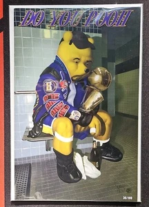 Do You Pooh: Kobe Bryant Championship Locker Room Hommage Trade Cover [30/100] - Bild 1 von 5