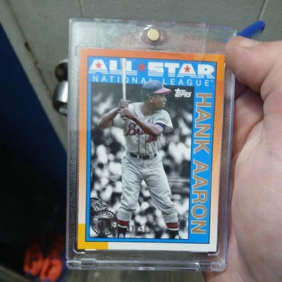2025 Topps 1990 35 aniversario Allstar oro paralelo #31/50 Hank Aaron Foto 1 de 2