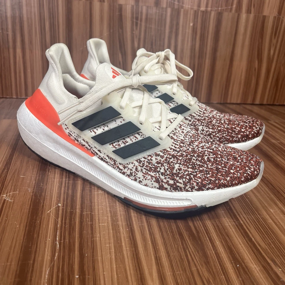 Adidas Ultra Boost LightChalk vermelho brilhante degradê usado tamanho 10.5 - Imagem 1 de 4
