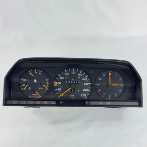 Mercedes W201 Tacho Kombiinstrument 1.8 2.0 E 220km/h ECO Drehzahl A2015421206 - Bild 1 von 10