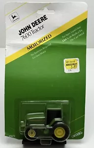 ERTL - John Deere 7600 Tractor - Motorized - 1:64 Scale - #5672 #2 - Picture 1 of 3