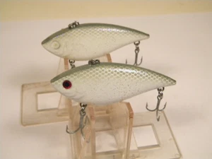 2 Vibe White Silver Scale lipless rattle crankbait lure - Picture 1 of 3