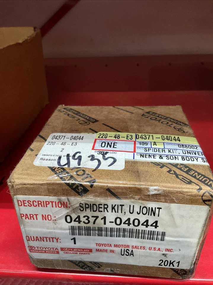 Junta en U genuina para Toyota Tacoma 2017-2022 0437104044 Foto 1 de 1