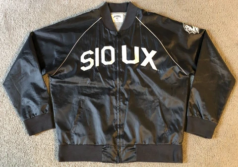 Banner '47 North Dakota Fighting Sioux Men's Zip Up Windbreaker Jacket - Large Cover