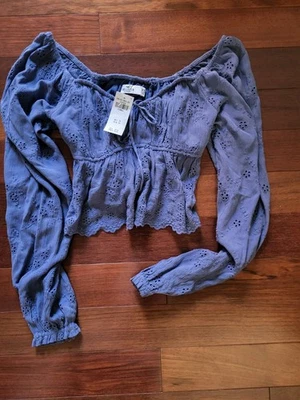 Blusa con ojales Hollister Xs nueva con etiquetas Foto 1 de 2